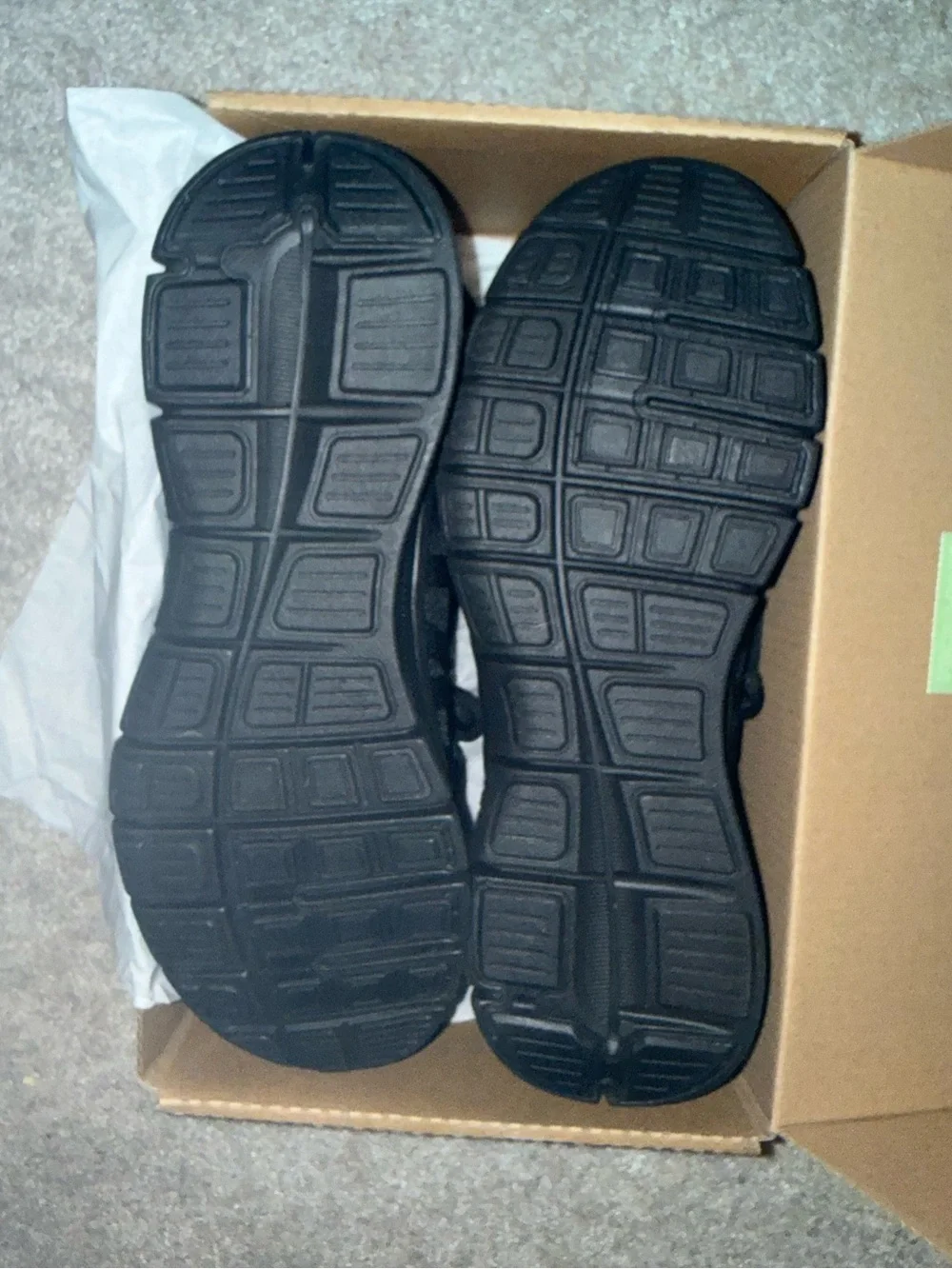NWT Unisex INZCOU Tennis Gym Shoes (Size W10/M9)